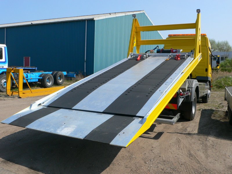 Nieuwe Ligthart bergingsvoertuigen...............