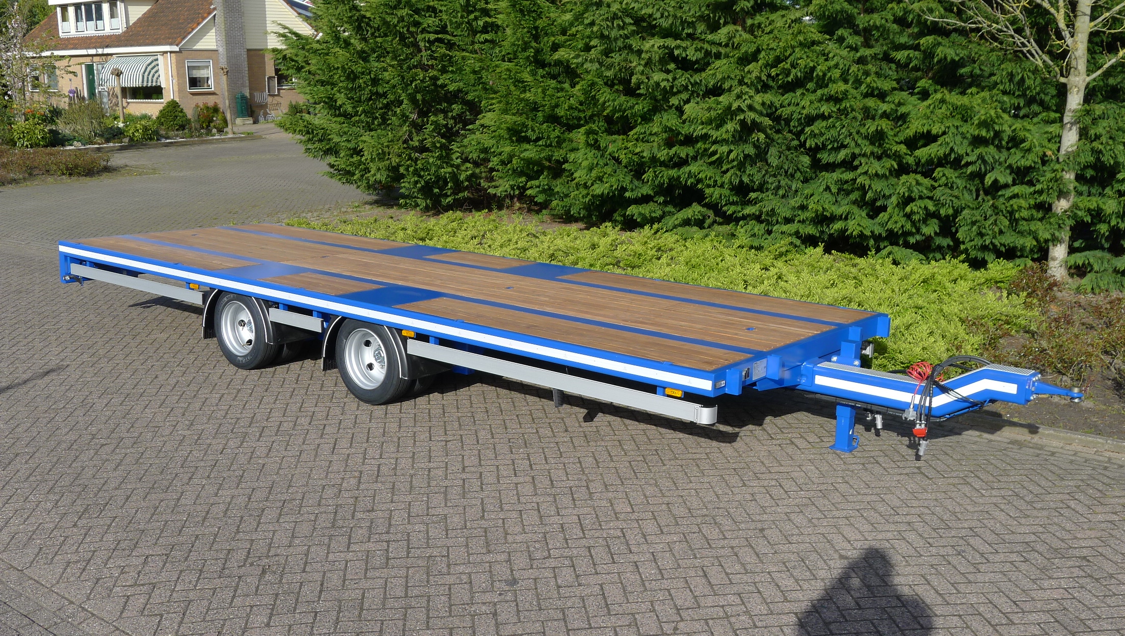 Nieuwe Ligthart aanhangwagen voor Freco Huis.........