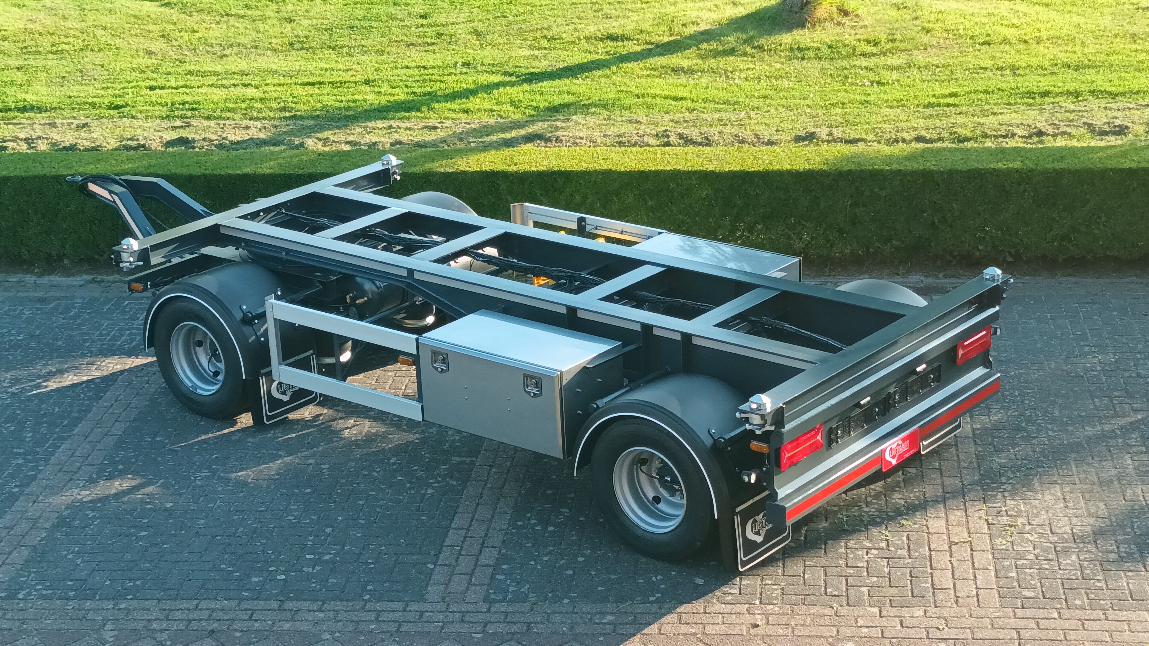 LIGTHART 2-assige container aanhangwagen